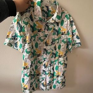 H&M divided men’s button up short sleeve with fun print